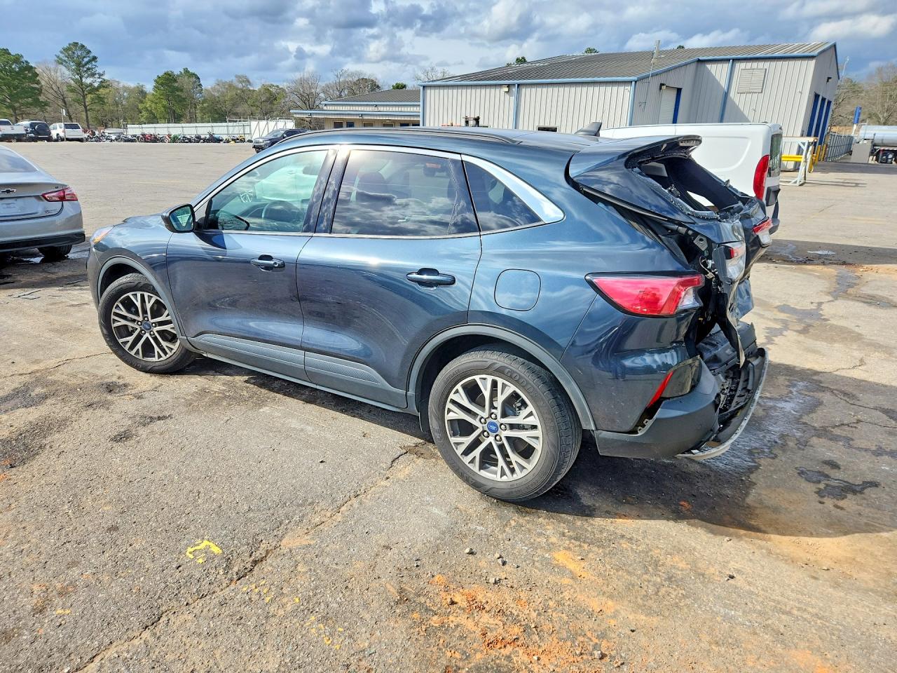 2022 FORD ESCAPE SEL photo 2