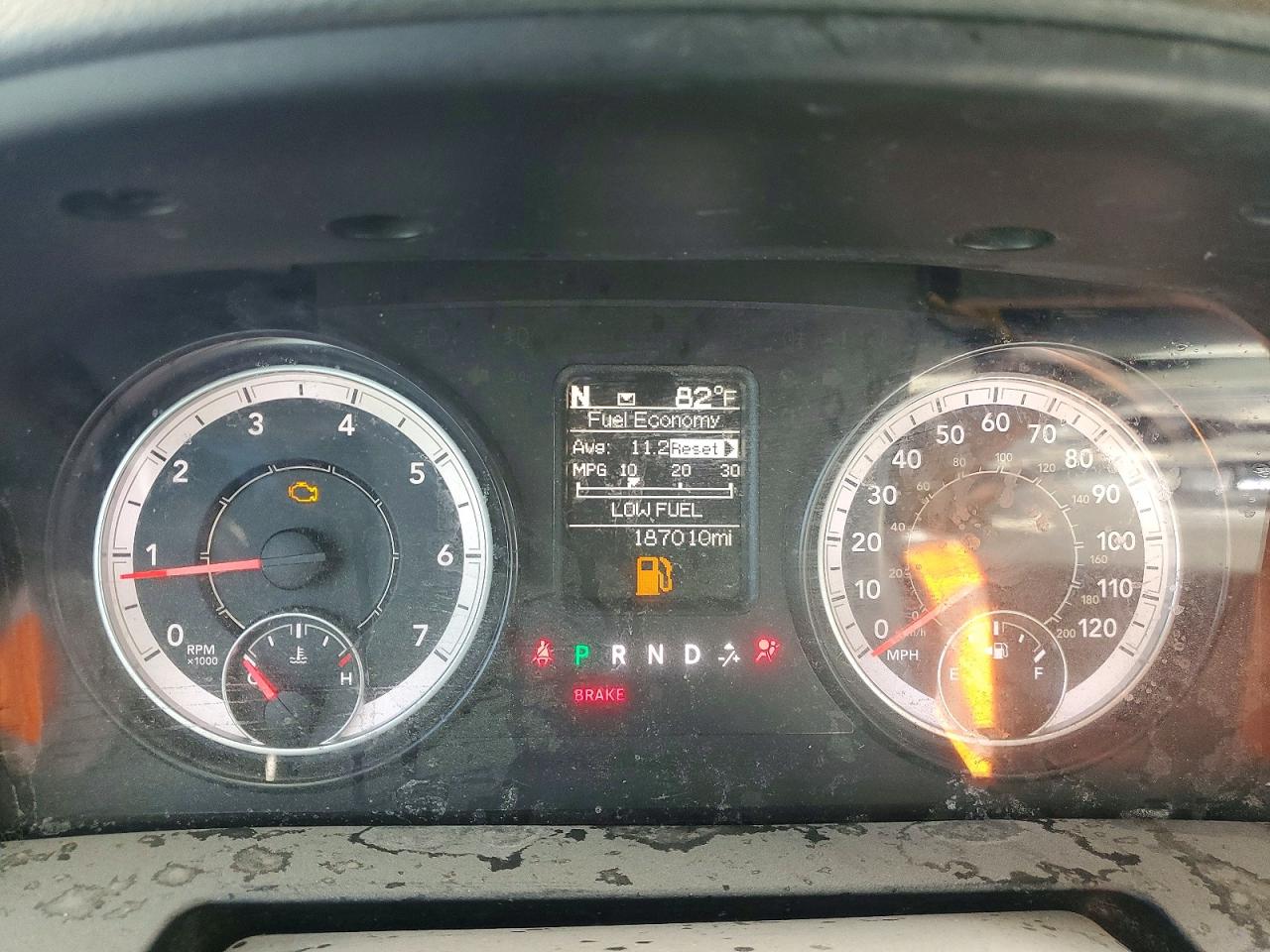 2016 RAM 1500 SLT photo 9