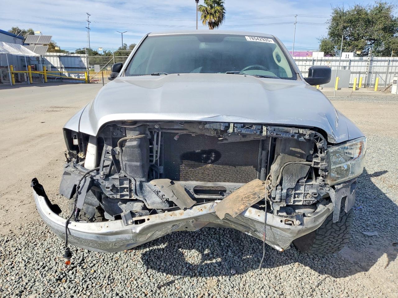 2016 RAM 1500 SLT photo 5