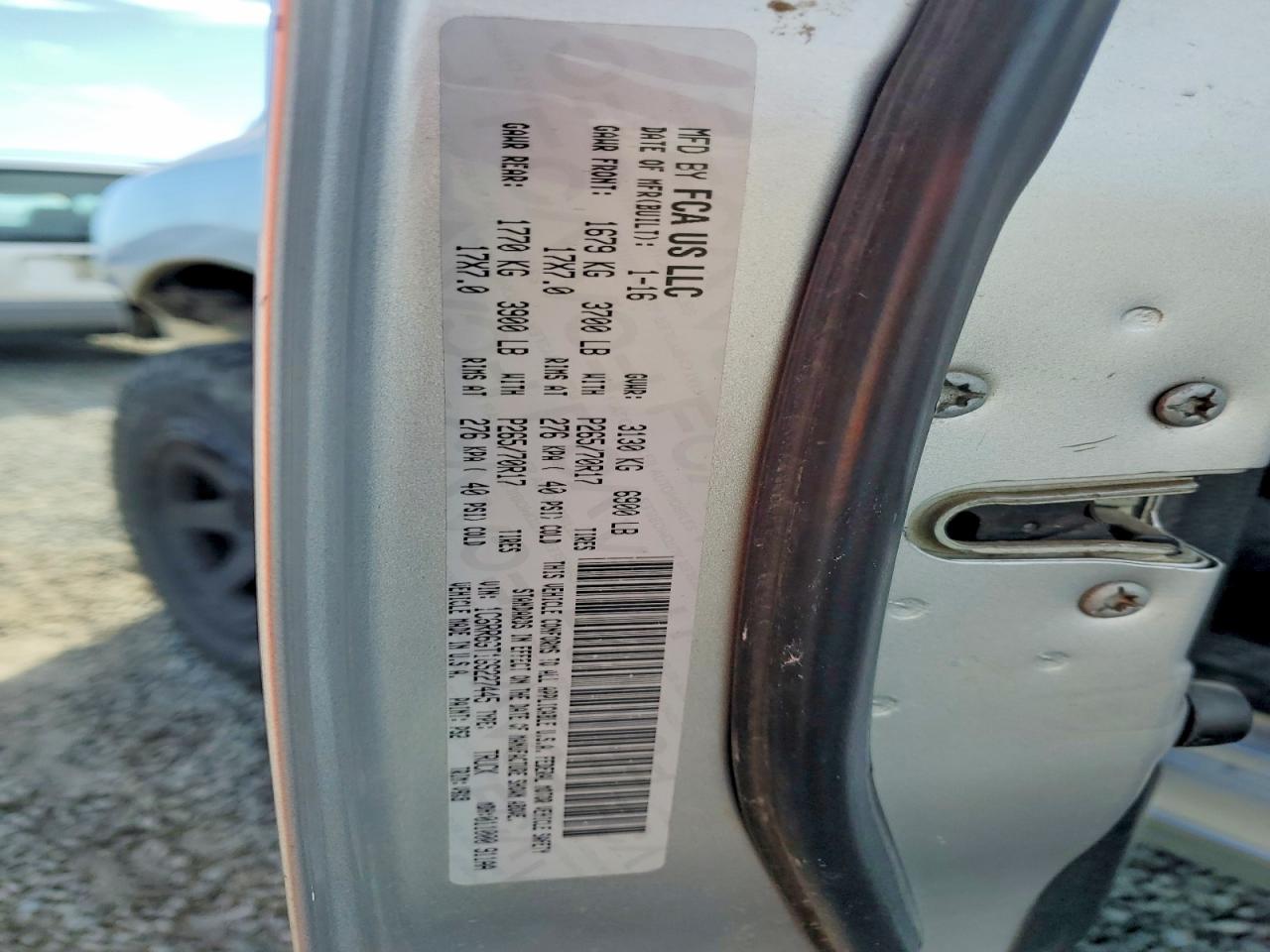 2016 RAM 1500 SLT photo 13