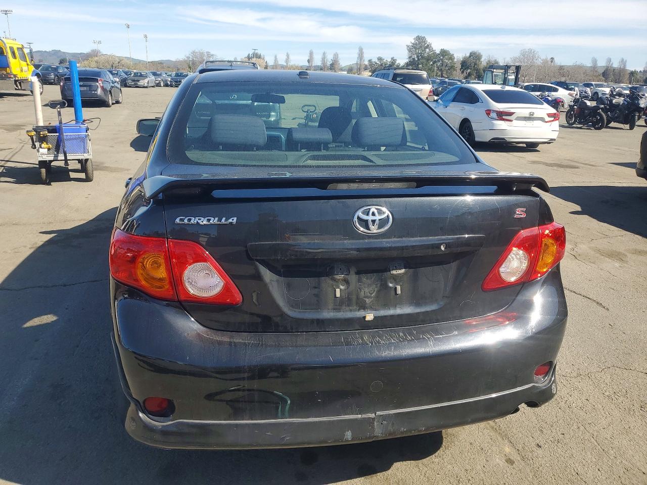 2010 TOYOTA COROLLA BASE photo 6