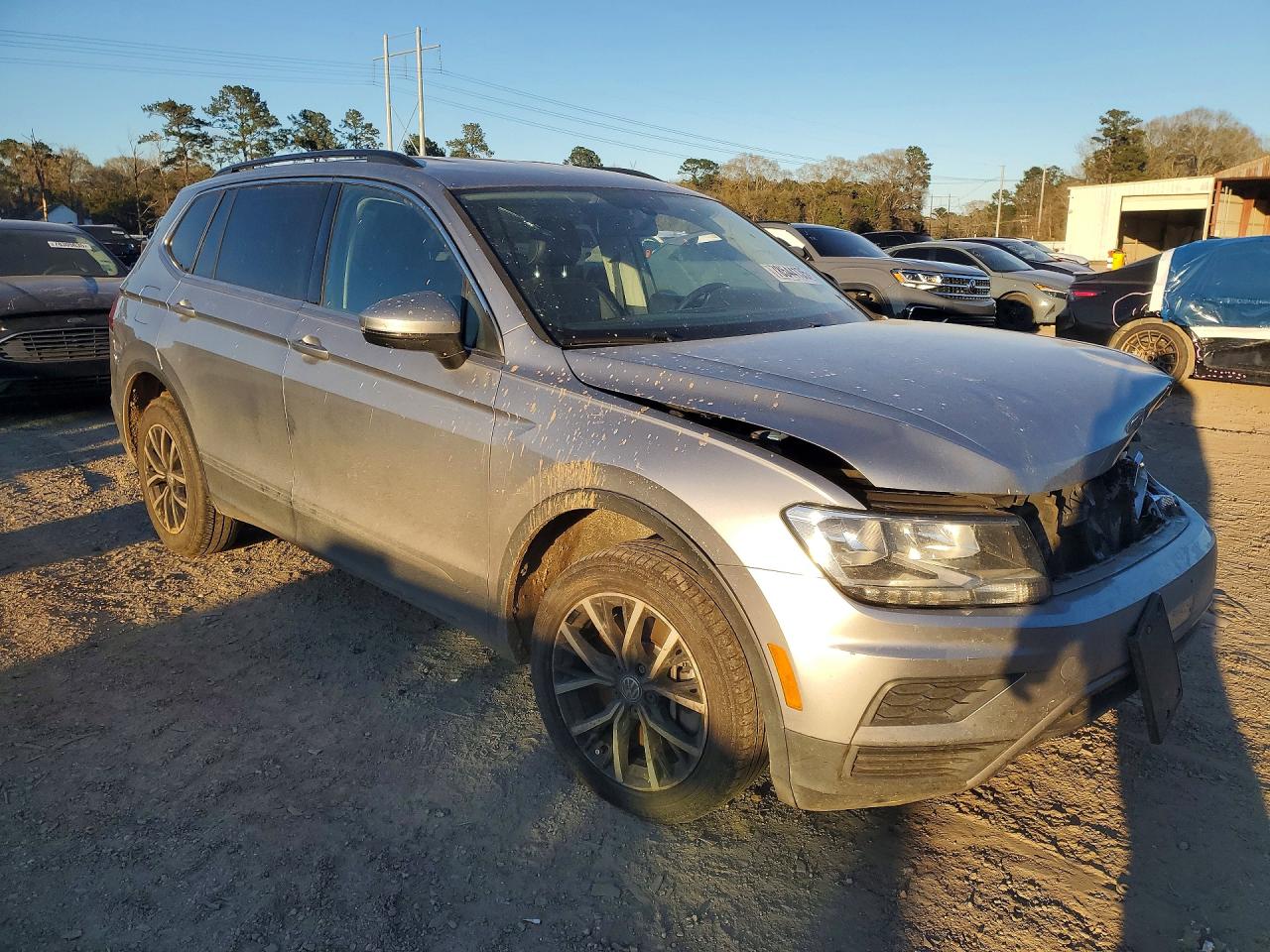 2021 VOLKSWAGEN TIGUAN SE photo 4