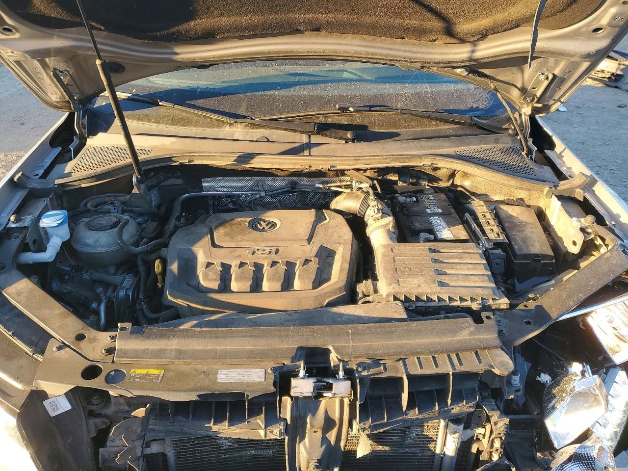 2021 VOLKSWAGEN TIGUAN SE photo 11