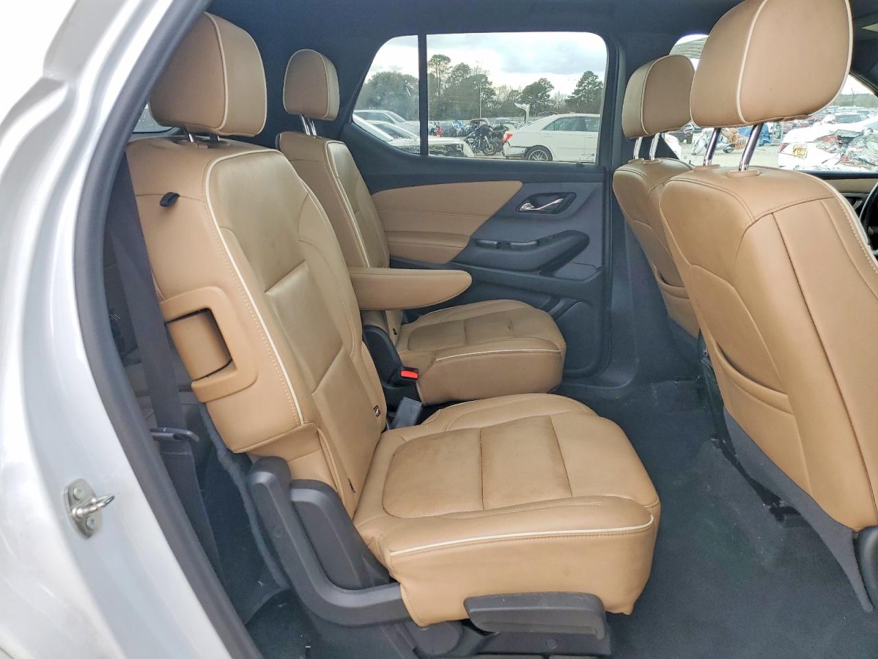 2023 CHEVROLET TRAVERSE PREMIER photo 11