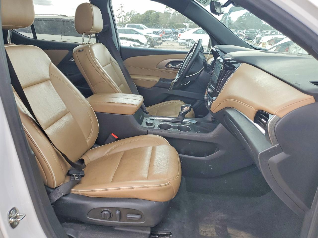 2023 CHEVROLET TRAVERSE PREMIER photo 7