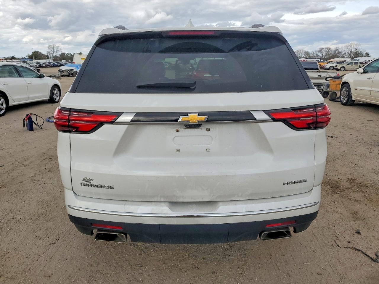2023 CHEVROLET TRAVERSE PREMIER photo 6
