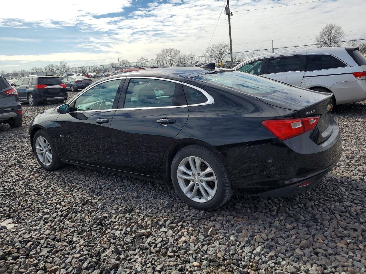2017 CHEVROLET MALIBU LT photo 2