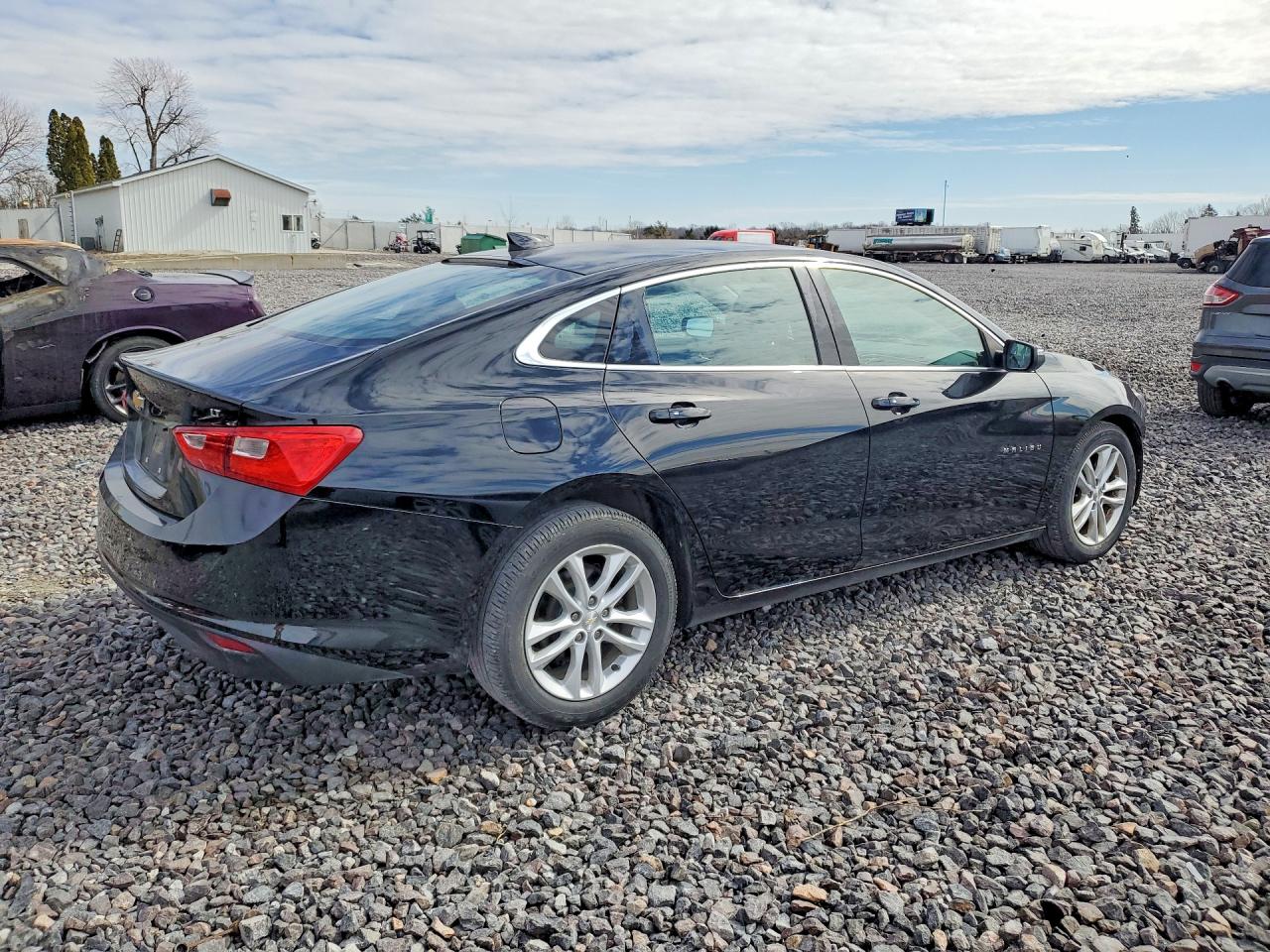 2017 CHEVROLET MALIBU LT photo 3