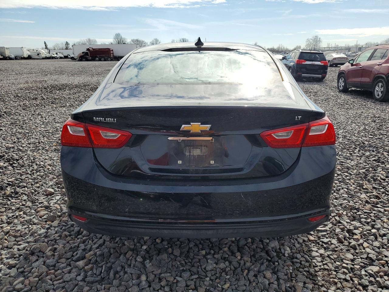 2017 CHEVROLET MALIBU LT photo 6