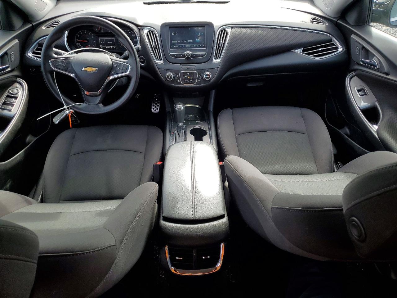 2017 CHEVROLET MALIBU LT photo 8