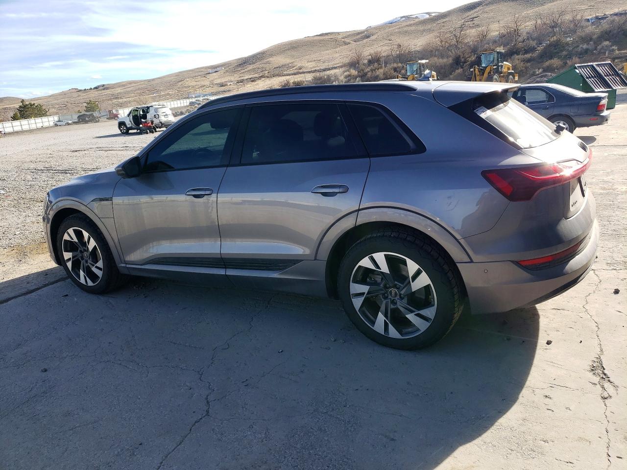 2022 AUDI E-TRON PREMIUM photo 3