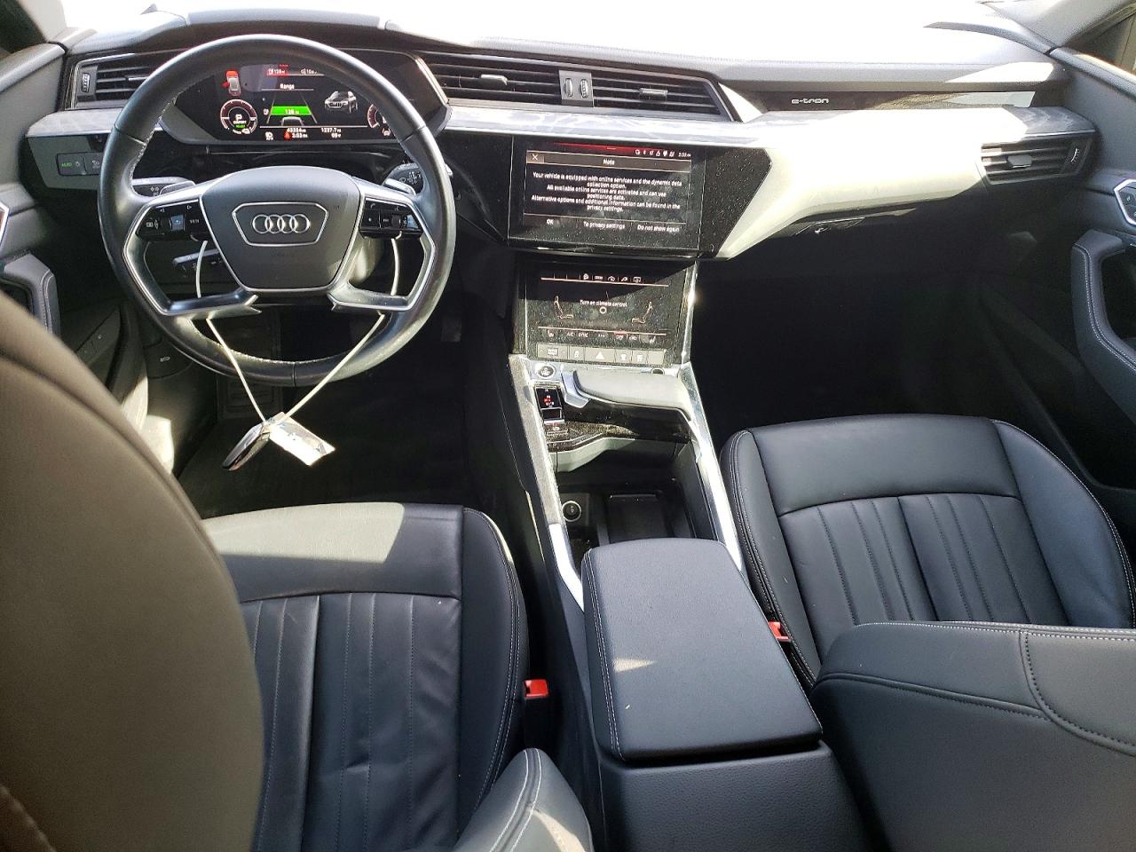 2022 AUDI E-TRON PREMIUM photo 15
