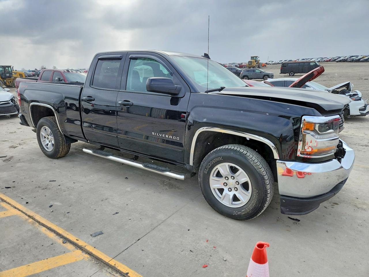 2018 CHEVROLET SILVERADO K1500 LT photo 10