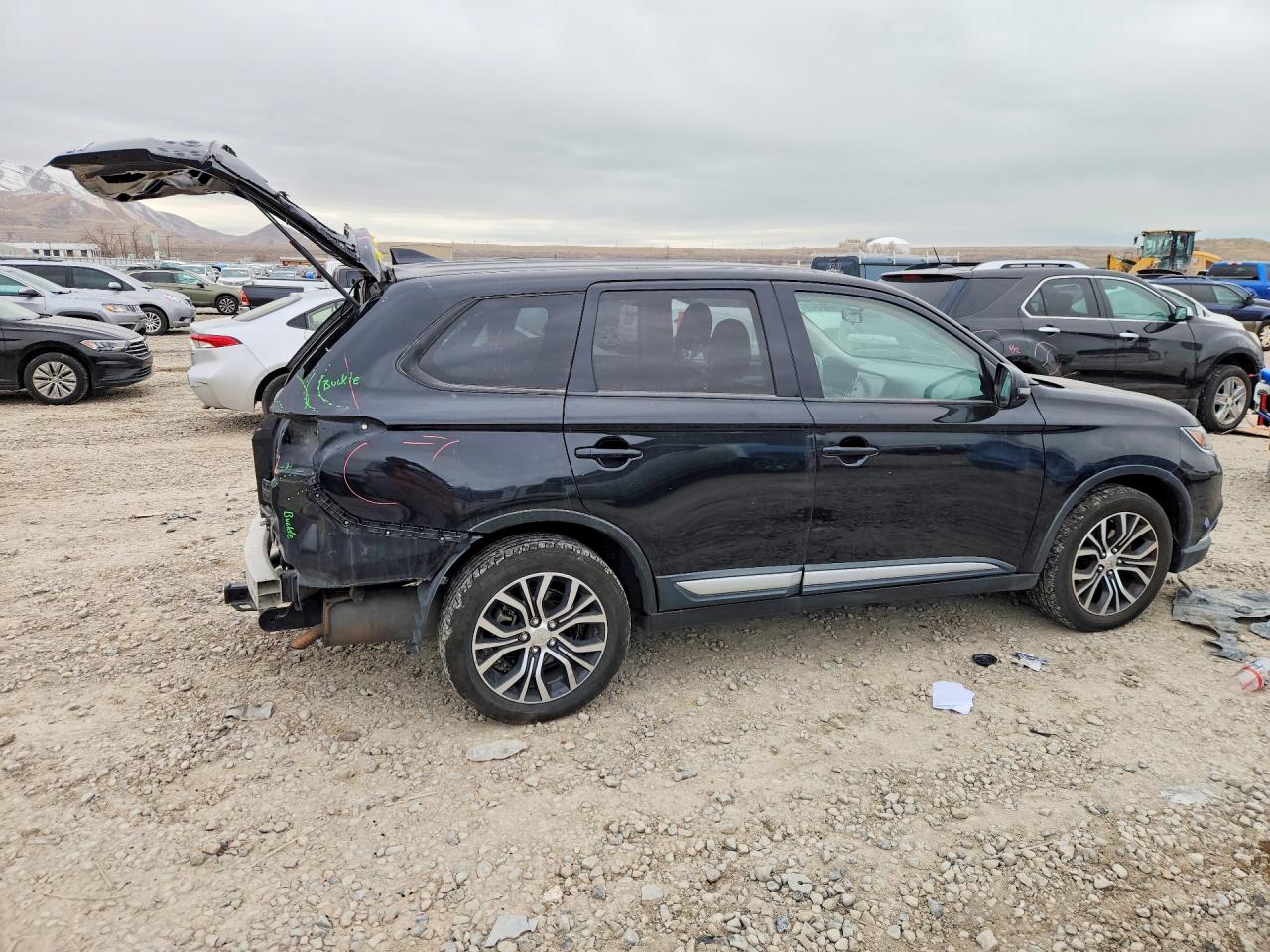 2018 MITSUBISHI OUTLANDER SE photo 5