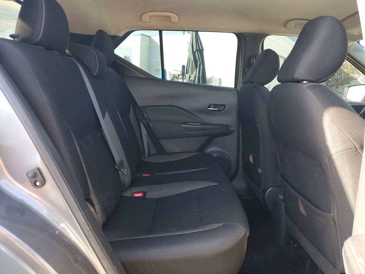 2019 NISSAN KICKS SV photo 19