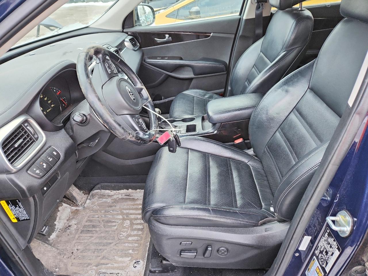 2017 KIA SORENTO EX photo 13