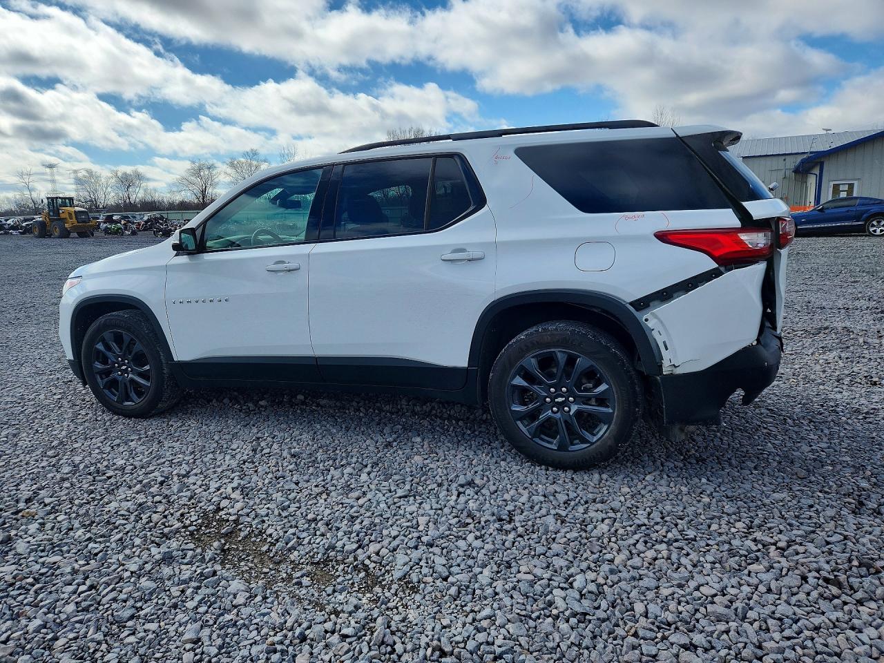 2020 CHEVROLET TRAVERSE RS photo 2