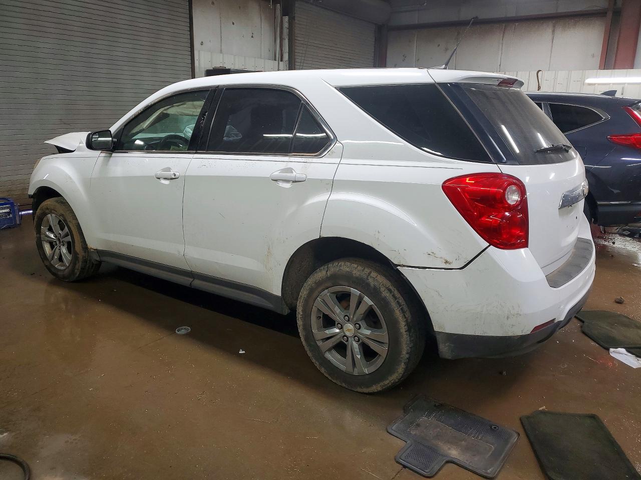2013 CHEVROLET EQUINOX LS photo 4