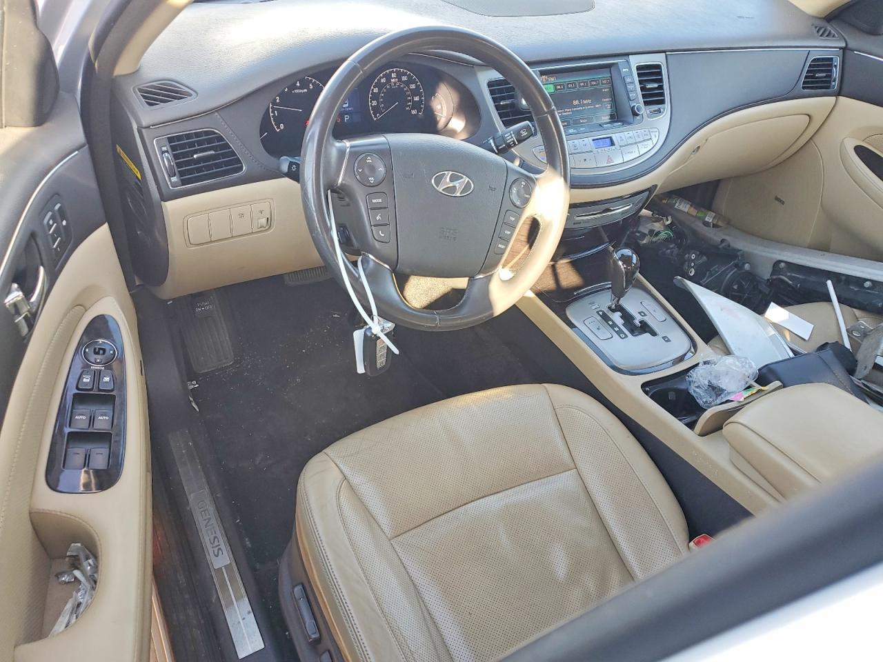 2011 HYUNDAI GENESIS 3.8L V6 photo 8