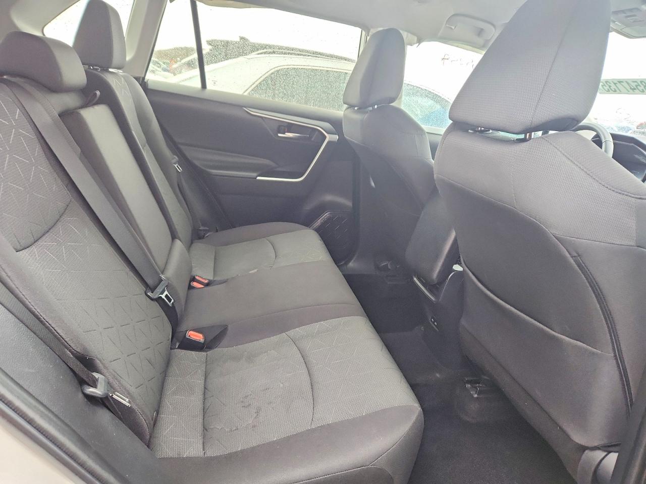 2024 TOYOTA RAV4 XLE photo 11
