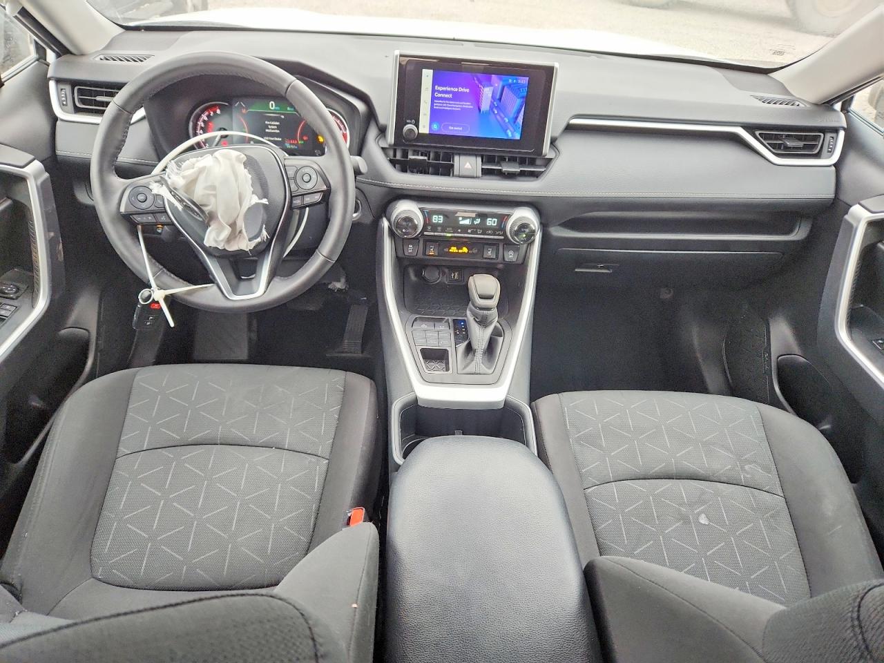 2024 TOYOTA RAV4 XLE photo 8