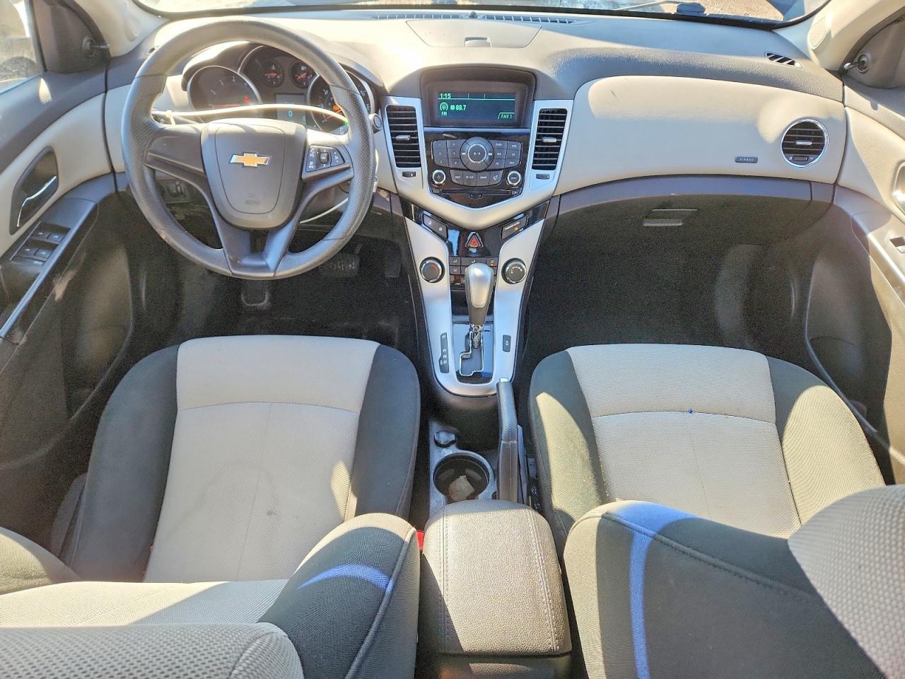 2011 CHEVROLET CRUZE LS photo 8