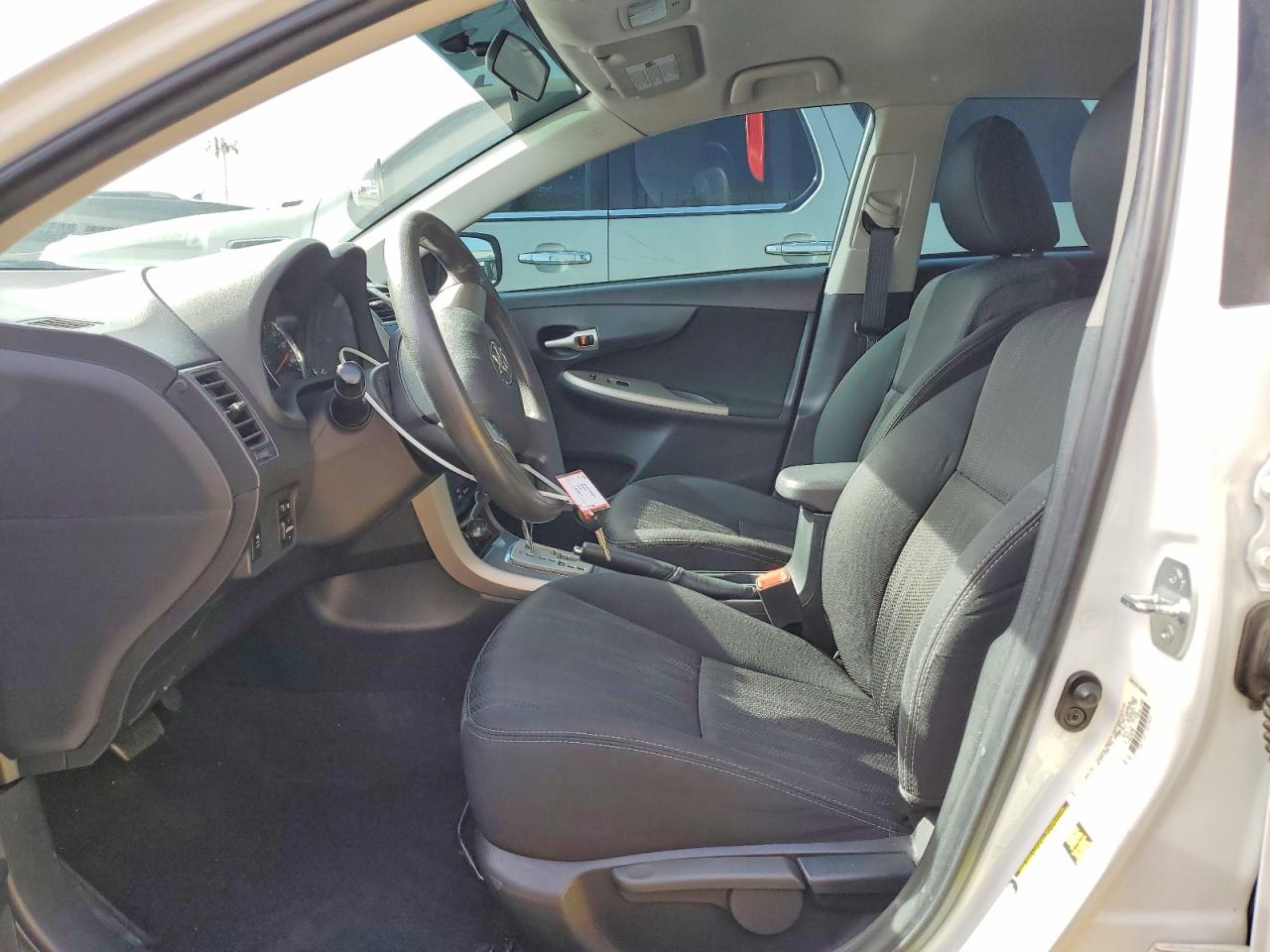2013 TOYOTA COROLLA S photo 7