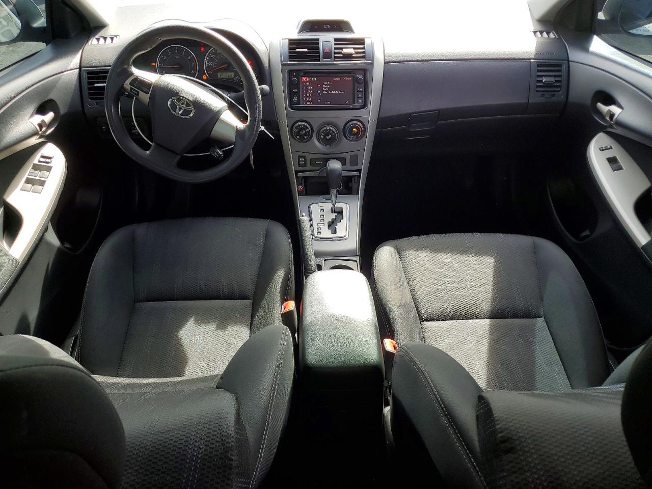 2013 TOYOTA COROLLA S photo 8