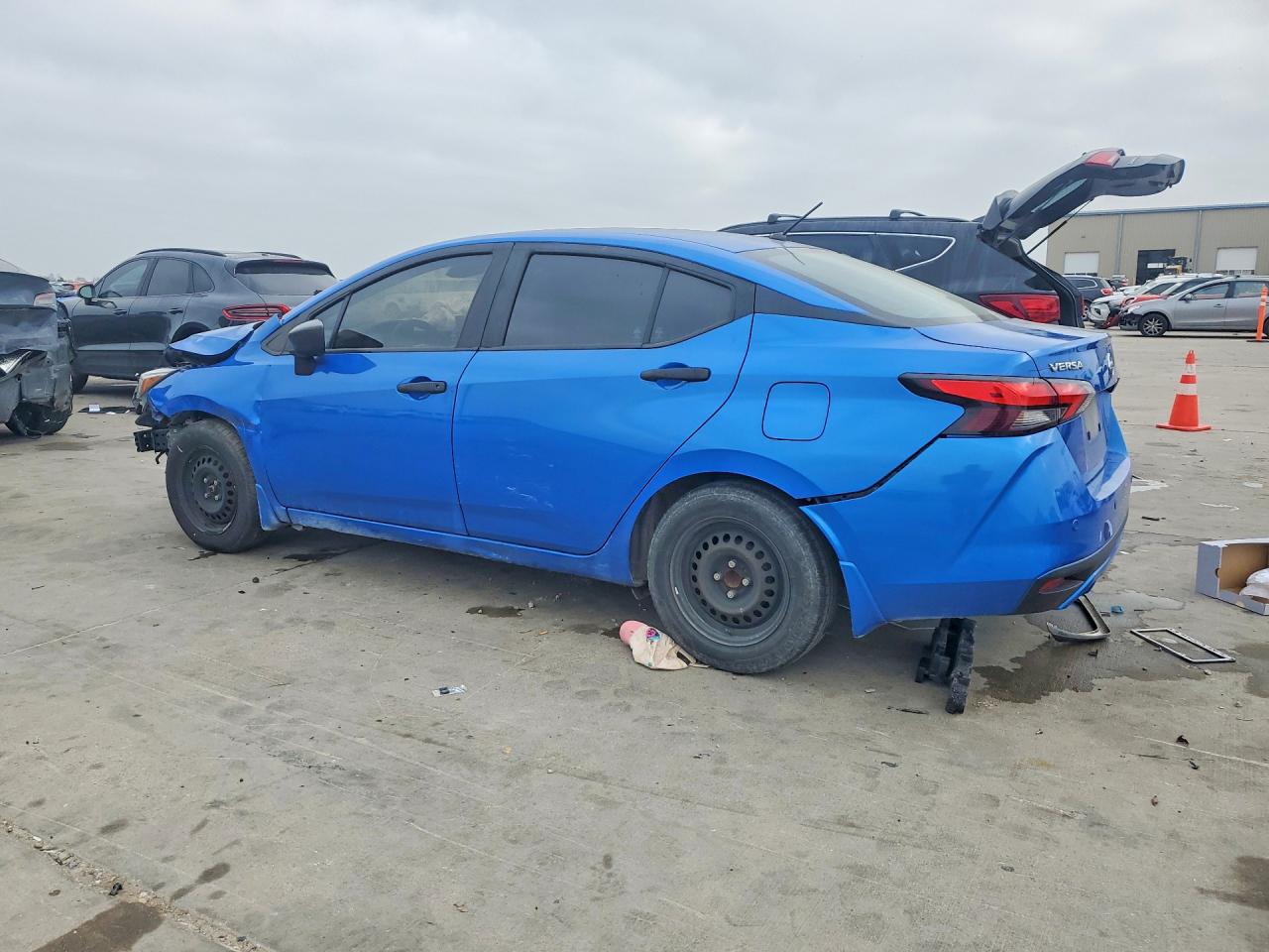2021 NISSAN VERSA S photo 3