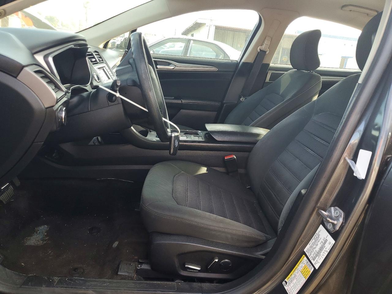 2017 FORD FUSION SE photo 13