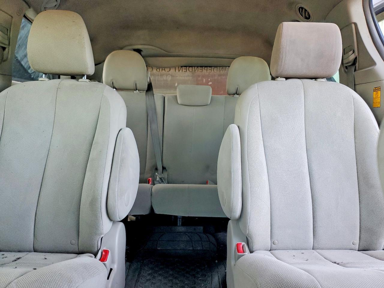 2014 TOYOTA SIENNA L 7-PASSENGER photo 28