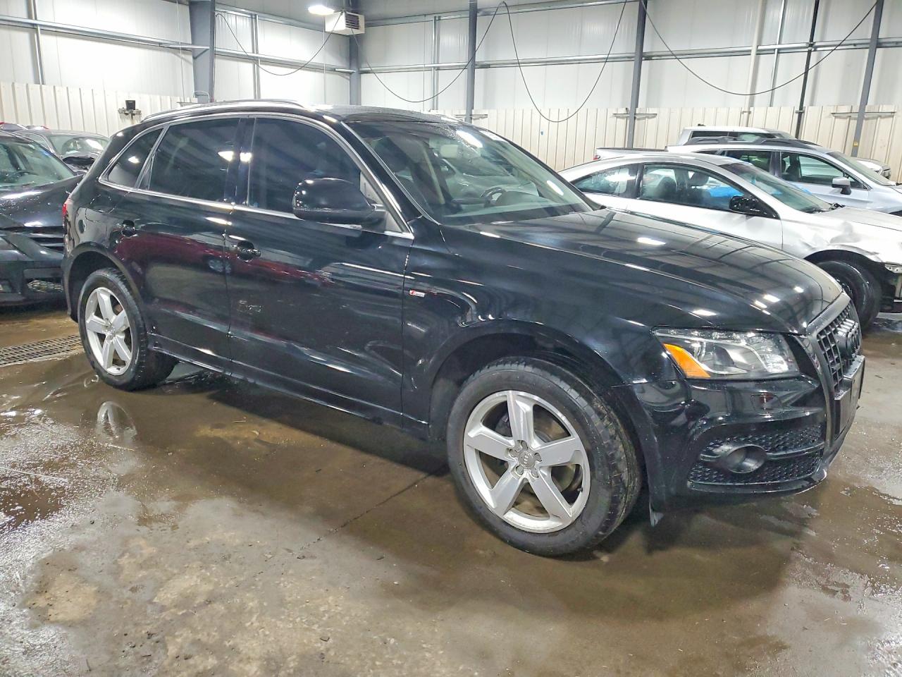 2011 AUDI Q5 PREMIUM PLUS photo 4