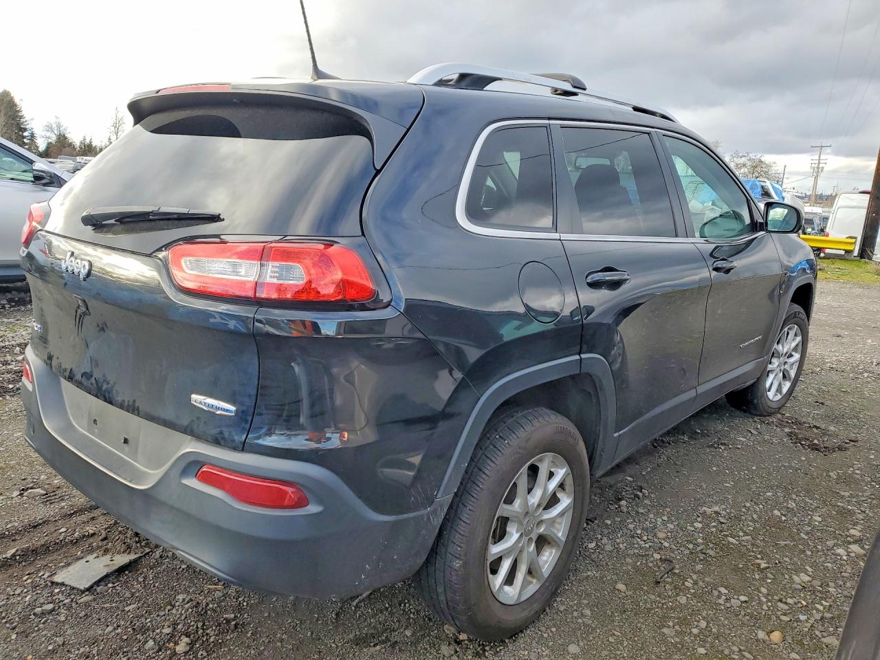 2017 JEEP CHEROKEE LATITUDE photo 3