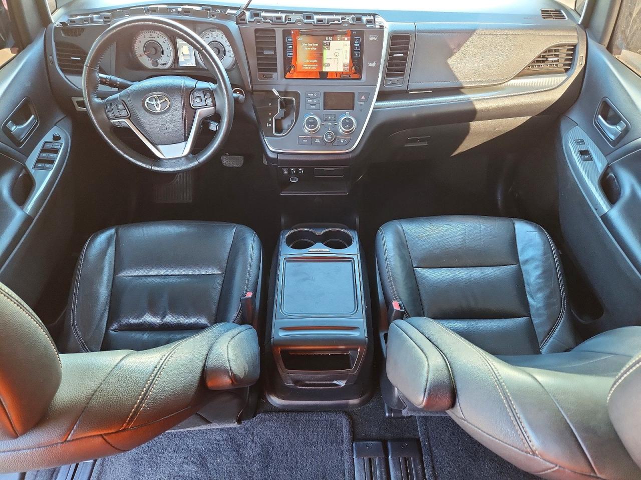 2015 TOYOTA SIENNA SE 8-PASSENGER photo 8