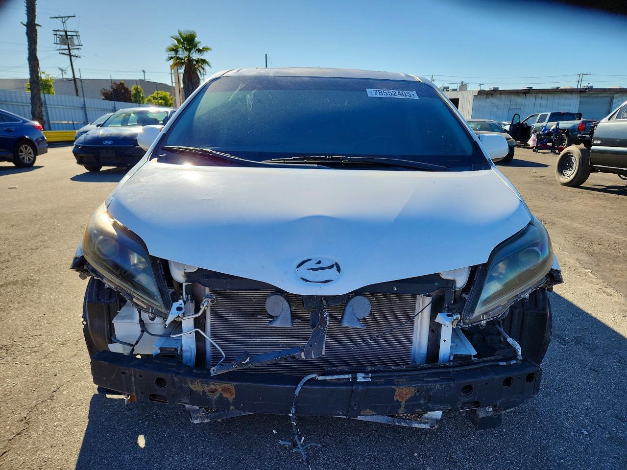 2015 TOYOTA SIENNA SE 8-PASSENGER photo 5