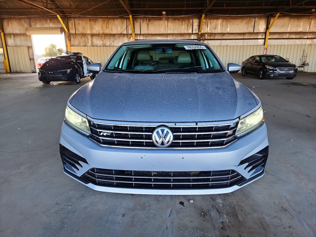 2017 VOLKSWAGEN PASSAT R-LINE photo 5