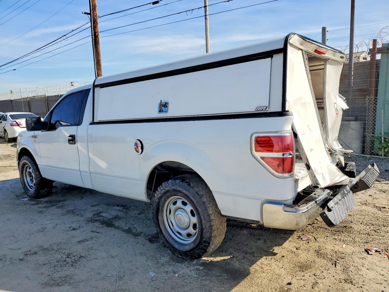 2011 FORD F150 photo 2