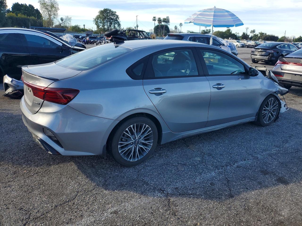 2024 KIA FORTE GT LINE photo 5