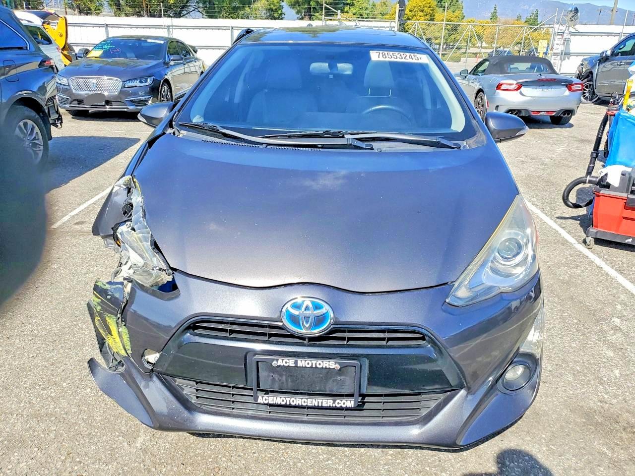 2015 TOYOTA PRIUS C FOUR photo 13
