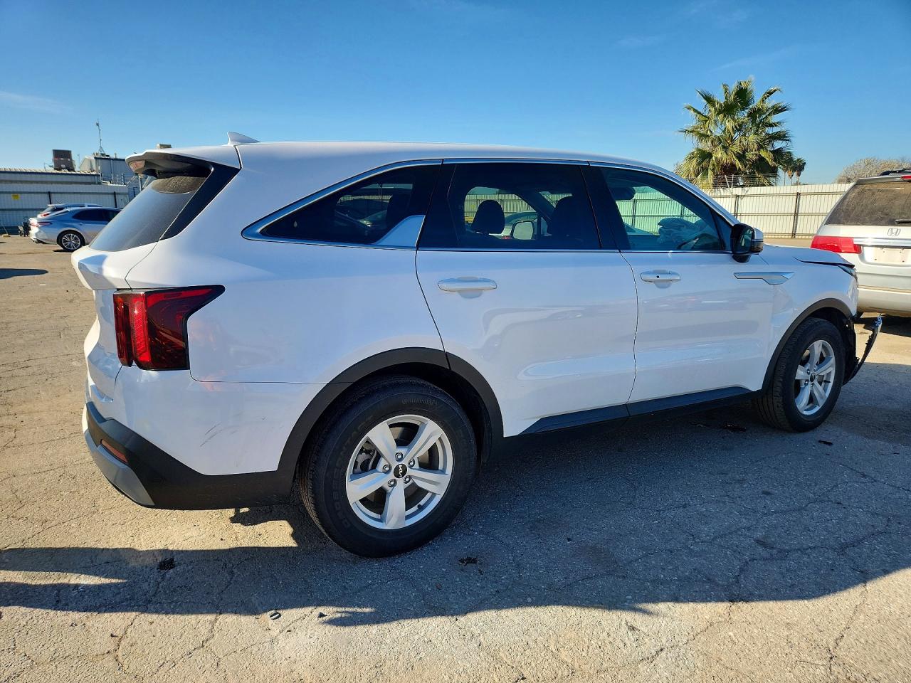 2024 KIA SORENTO LX photo 5