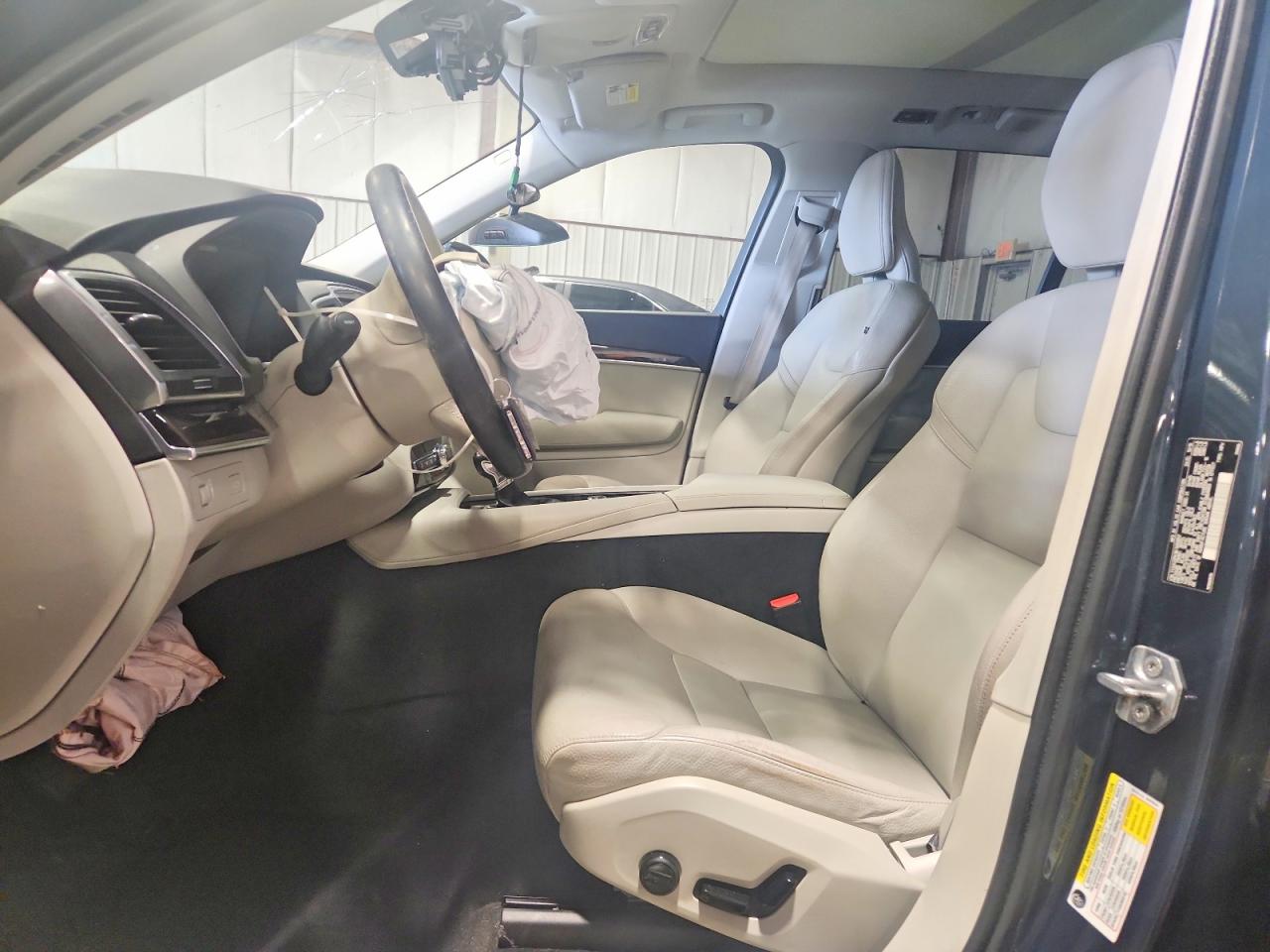 2019 VOLVO XC90 T6 MOMENTUM photo 7