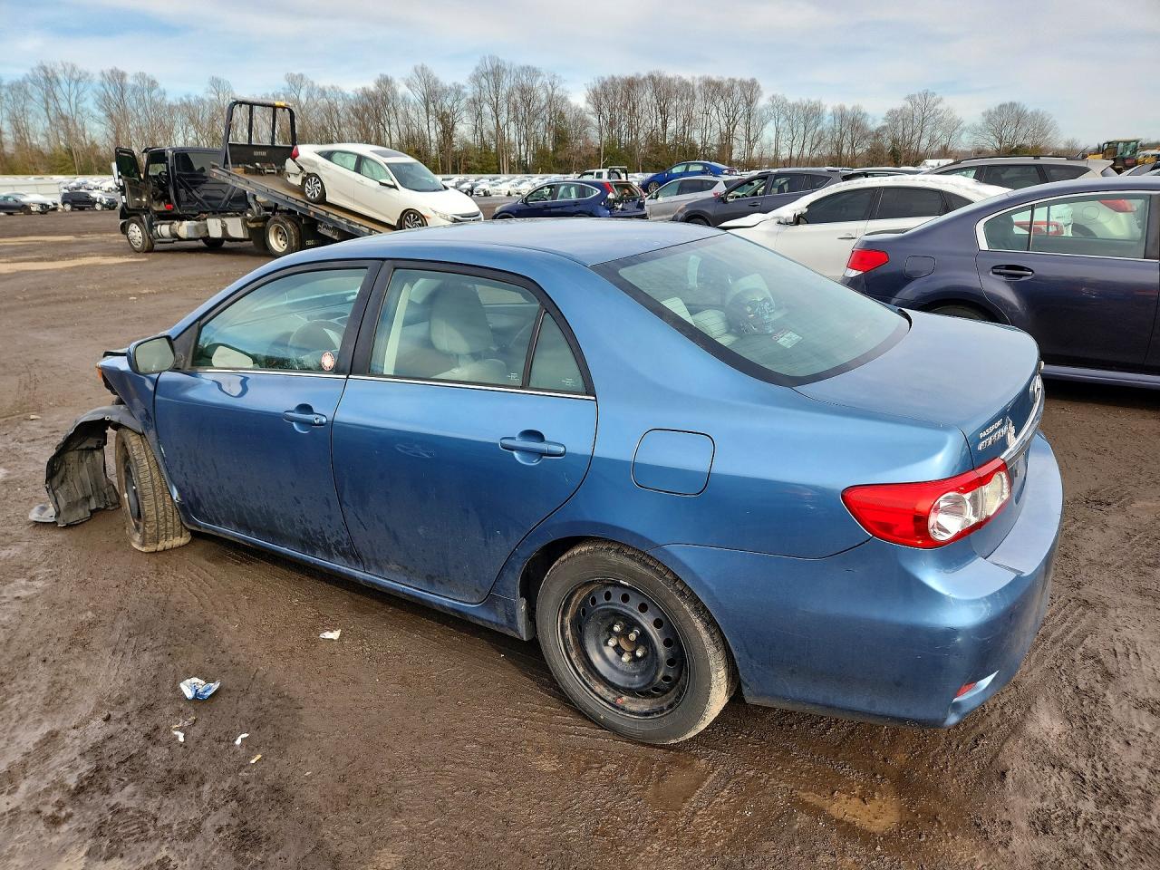 2013 TOYOTA COROLLA LE photo 2