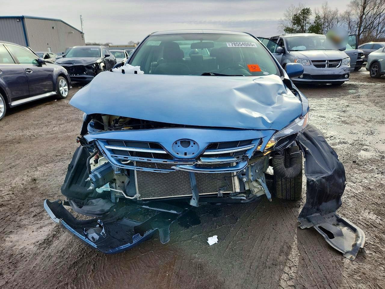 2013 TOYOTA COROLLA LE photo 5