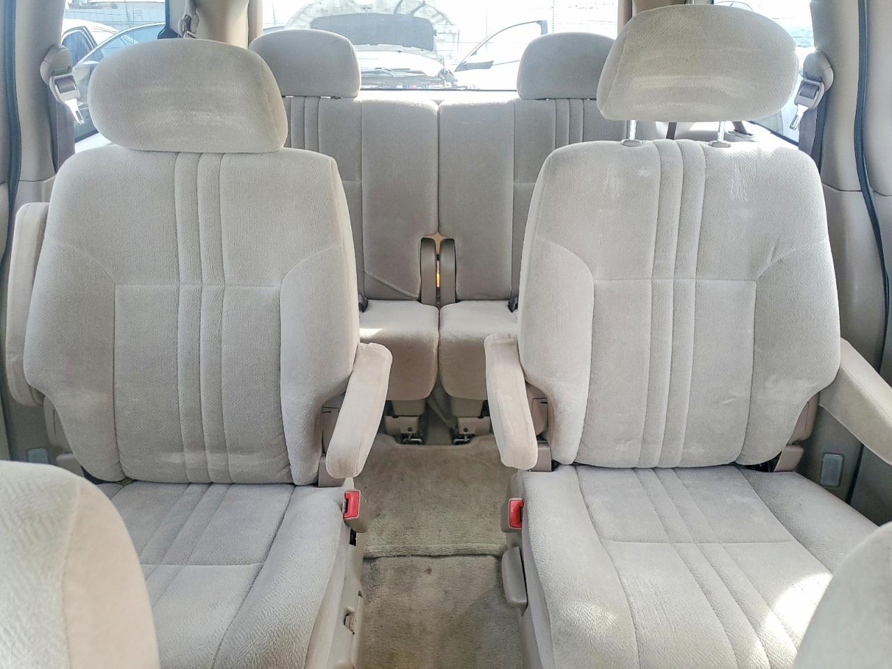 2003 TOYOTA SIENNA LE photo 19