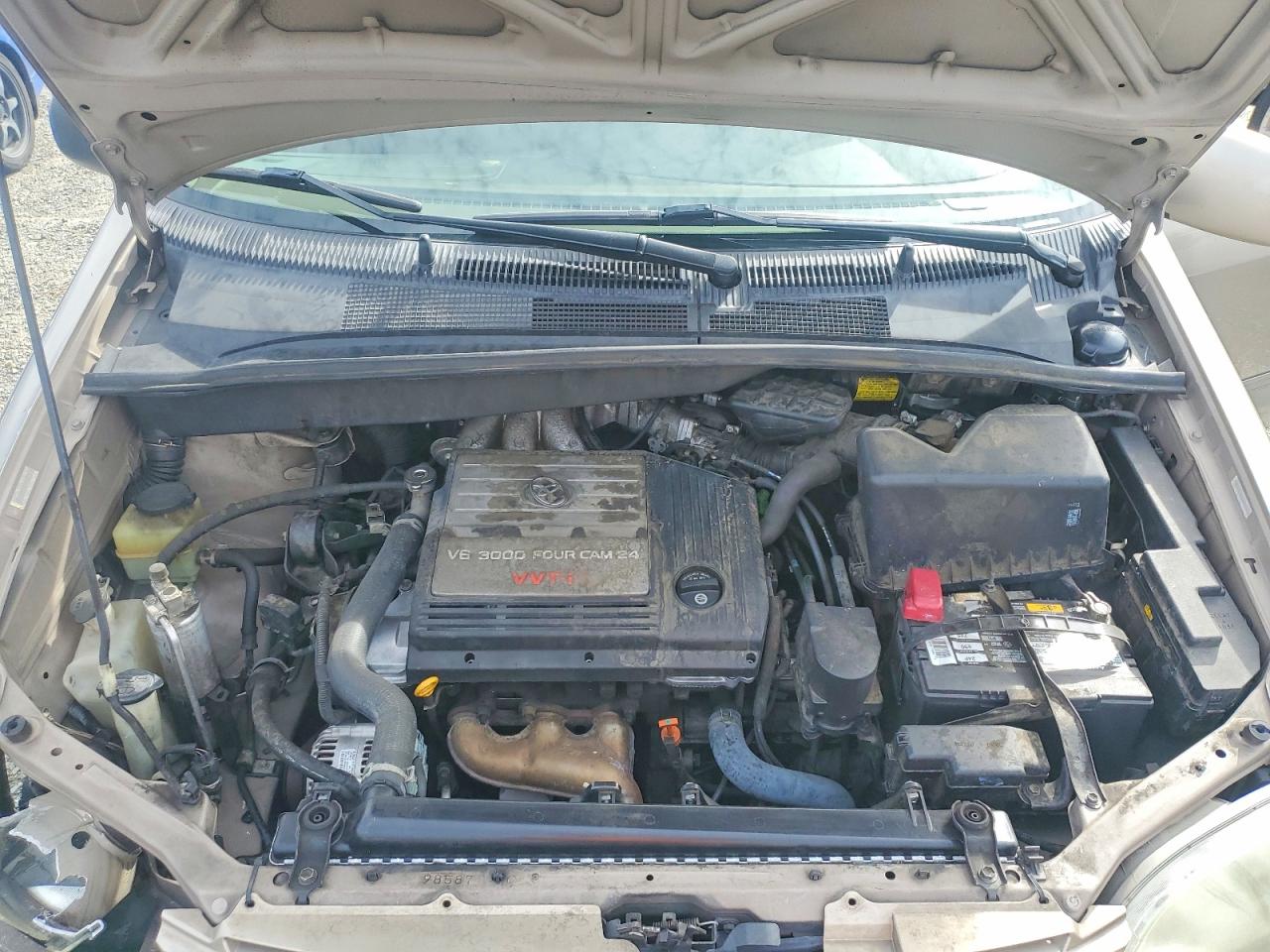 2003 TOYOTA SIENNA LE photo 23