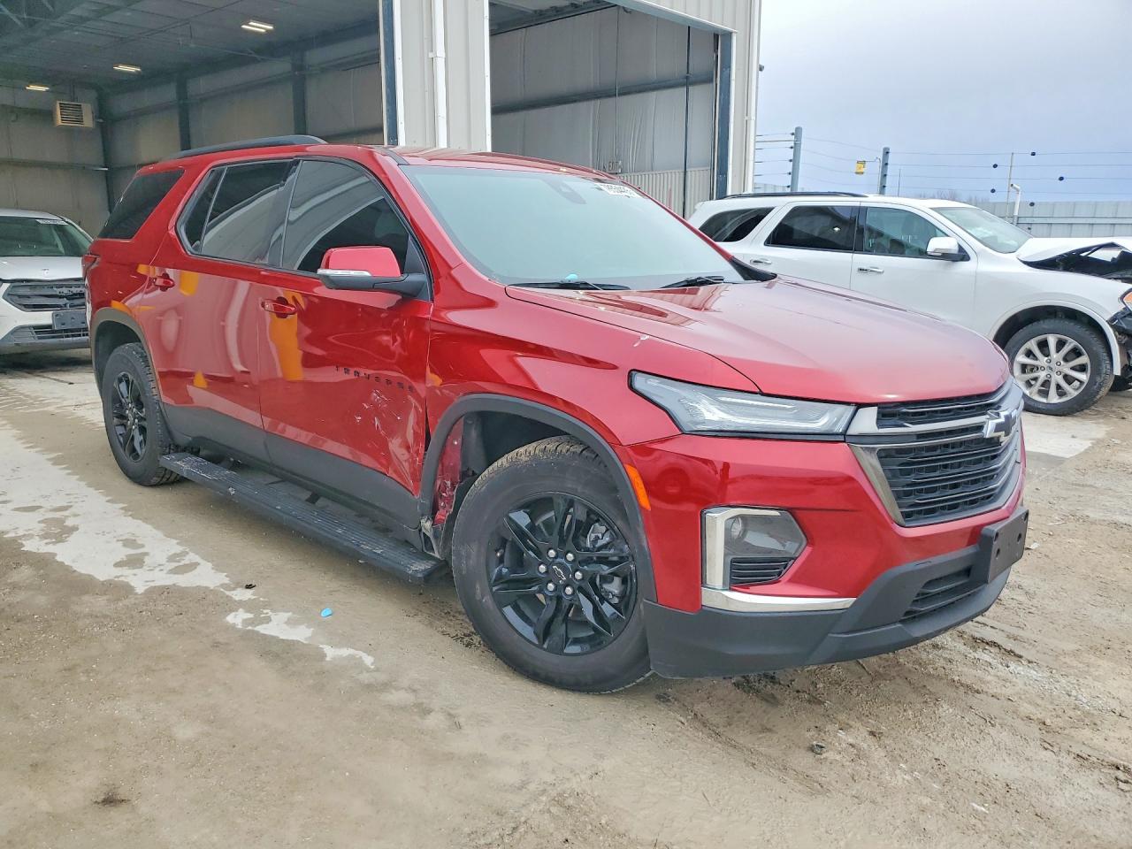 2023 CHEVROLET TRAVERSE LT photo 4