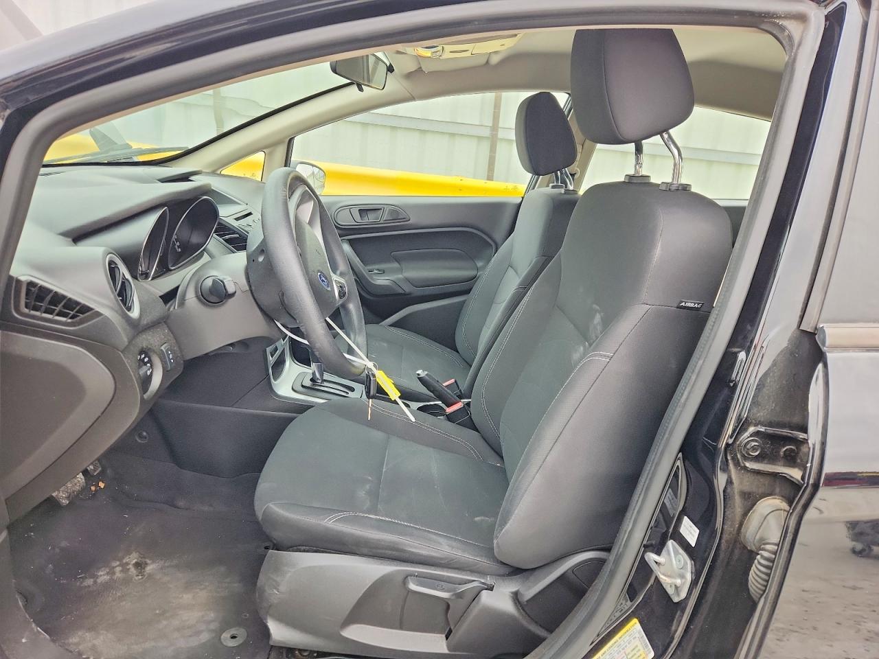 2019 FORD FIESTA SE photo 13