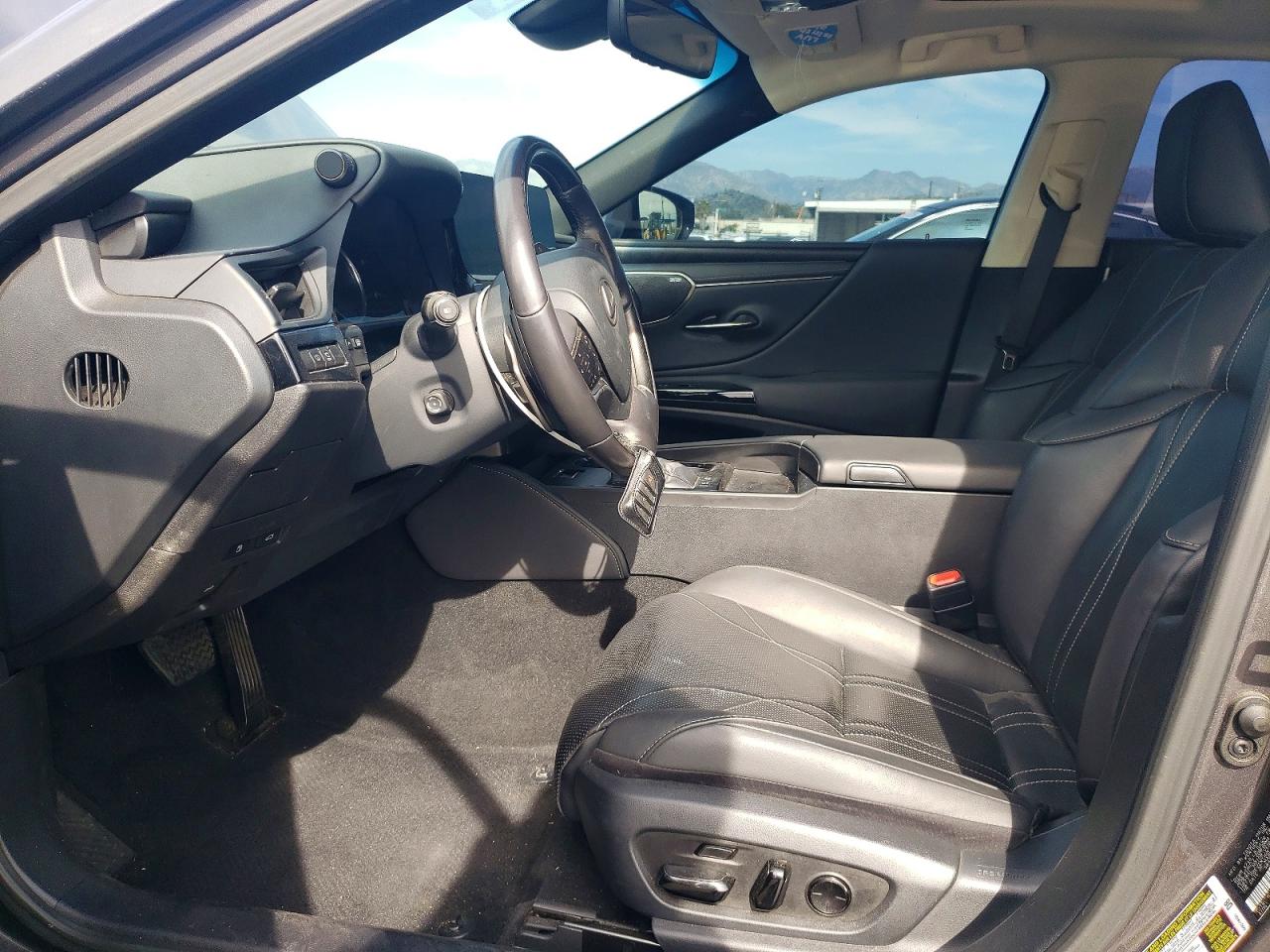 2024 LEXUS ES 300H BASE photo 13