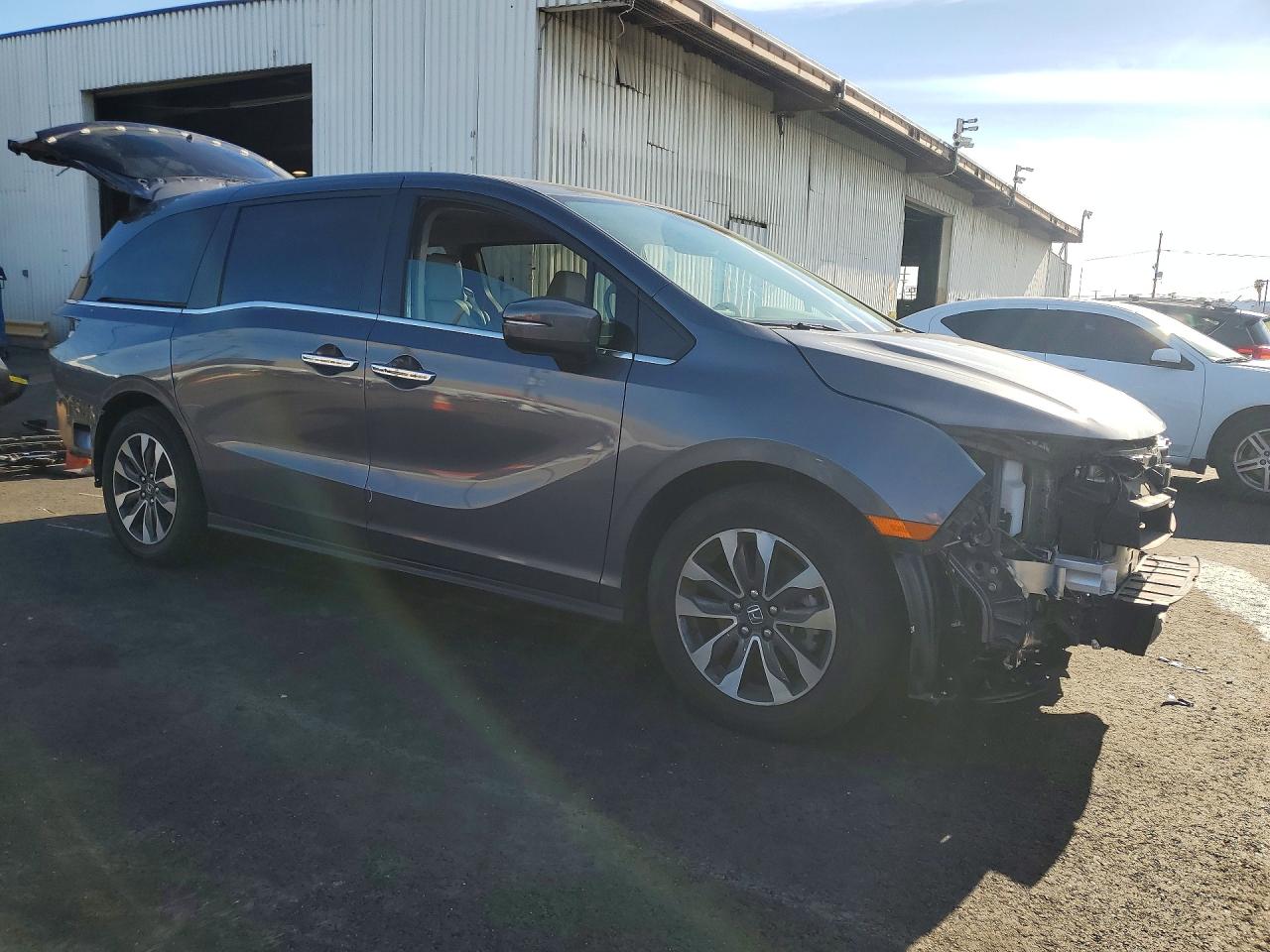 2024 HONDA ODYSSEY EXL photo 4