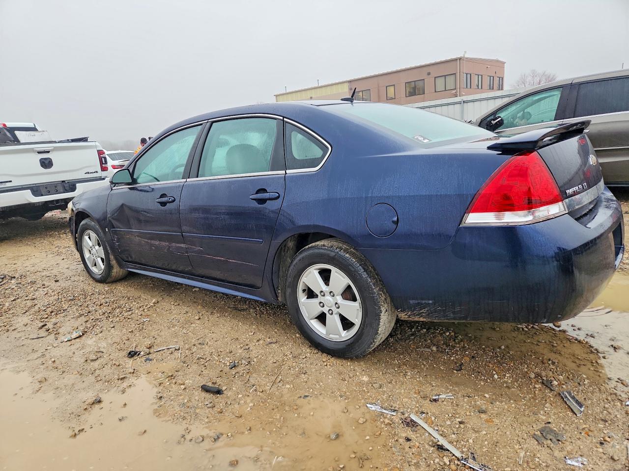 2010 CHEVROLET IMPALA LT photo 3